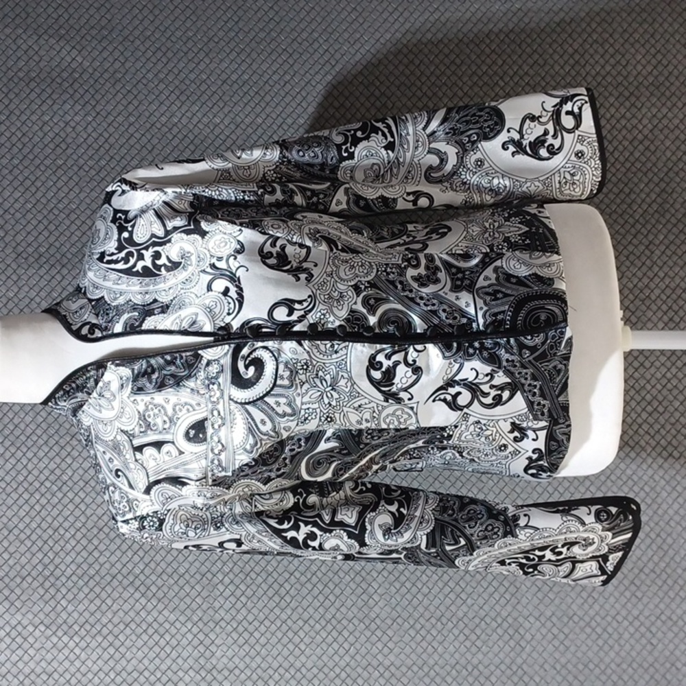 MSK Petite size P/M Black and White Paisley Silk Like Blazer Coat
